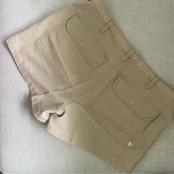 A&F 3” Tan Mini Shorts With Snap Back Pockets - Picture 3 of 5